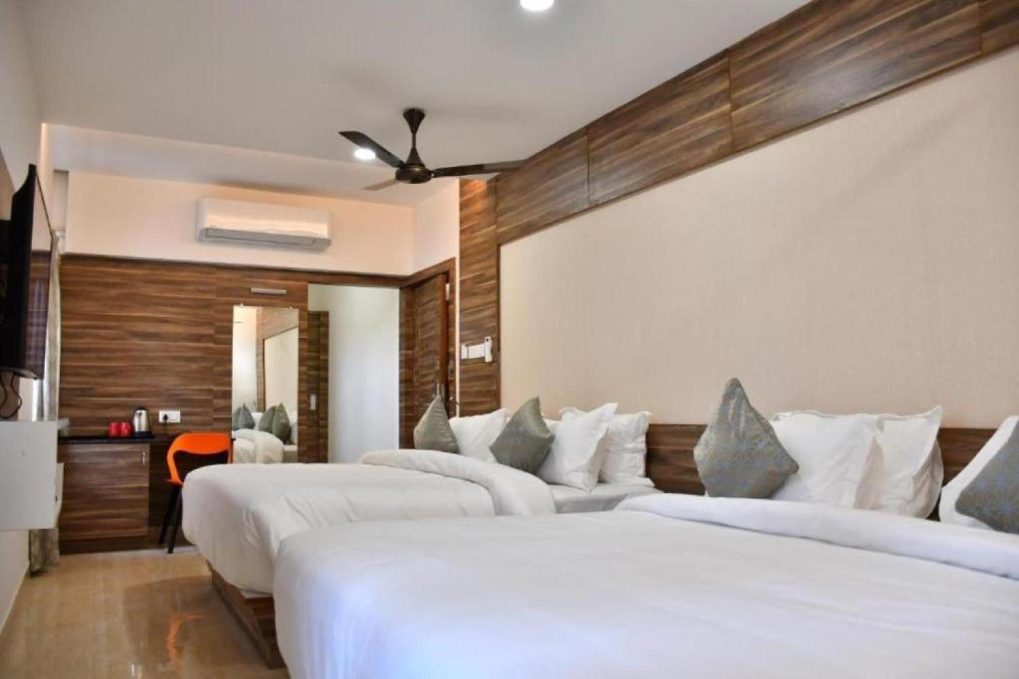Hotel Residenza Adhikrishna Arcade Erode Esterno foto